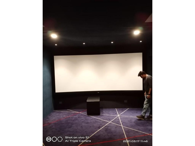 Mini theater system with 4k projector - 4