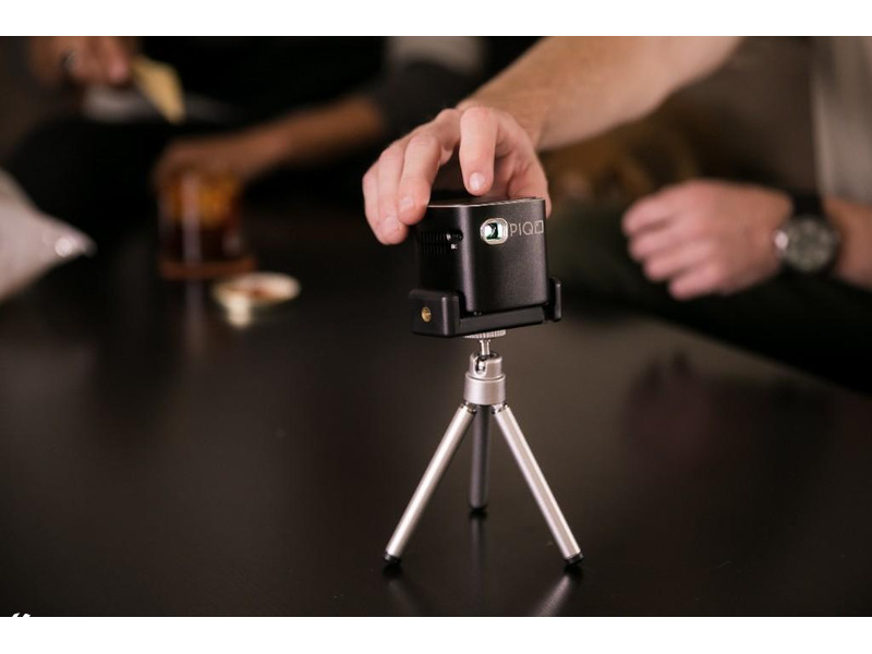Worlds smallest HD Projector - Fit in your bag with ease - PIQO. - 4