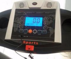 8893044886MOTORISED TREADMILL