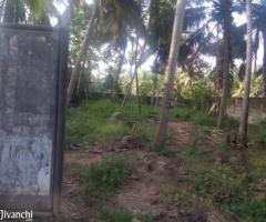 580 ft² – 13.5 cent land for sale at Kalady .
