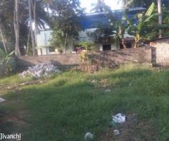 430 ft² – 10 cent land for sale at Kalady