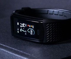 https://www.journalism.co.uk/press-releases/korehealth-launches-new-smartwatch-brand-koretrak-watch/